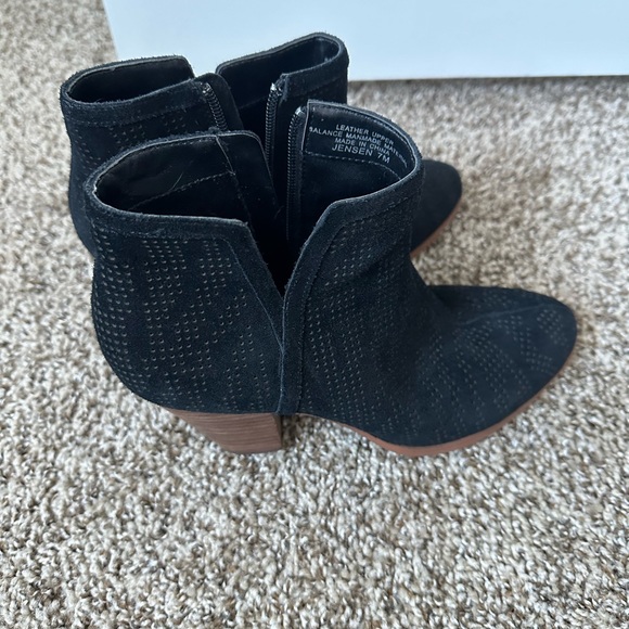 Violet & Red Jensen Heeled Bootie in Black Suede, size 7 - Picture 7 of 7